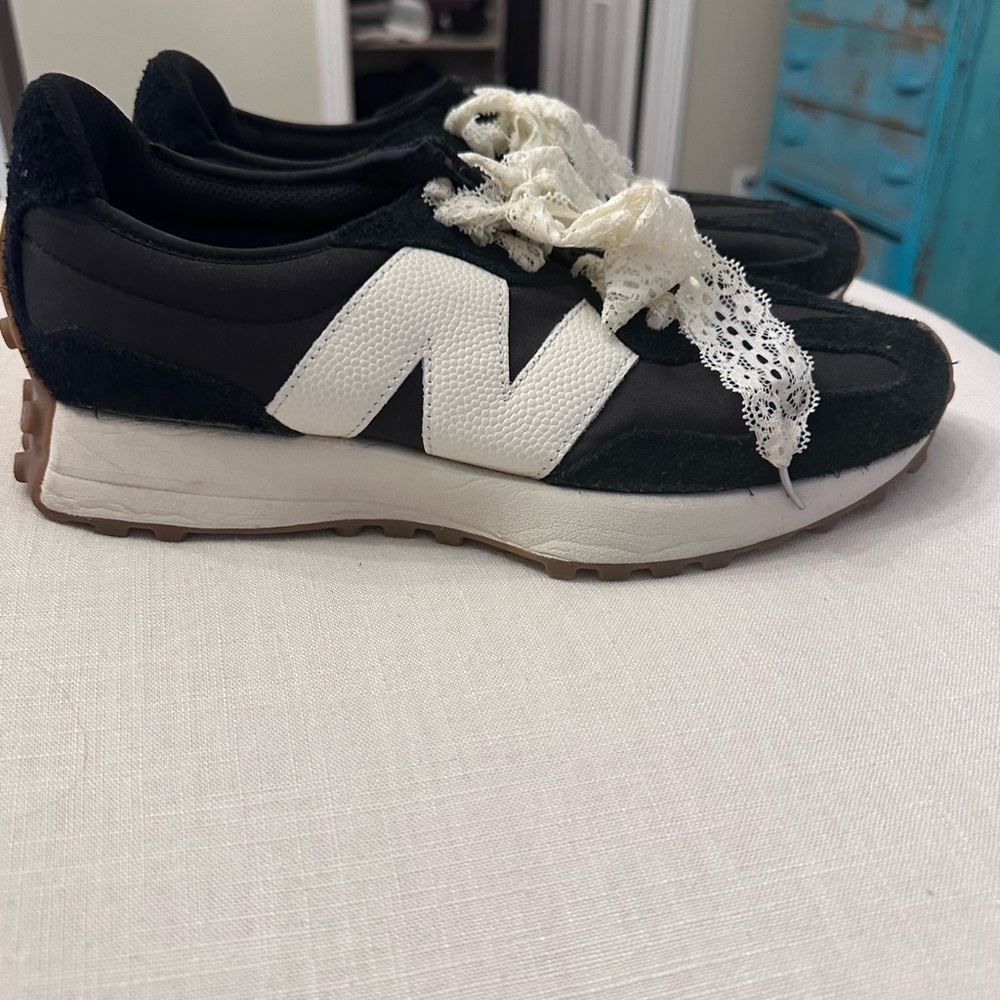 New Balance Women's Black and White Lace Sneakers
